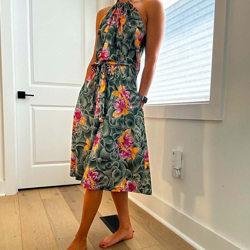 Amazing vintage back wrap midi dress with pockets